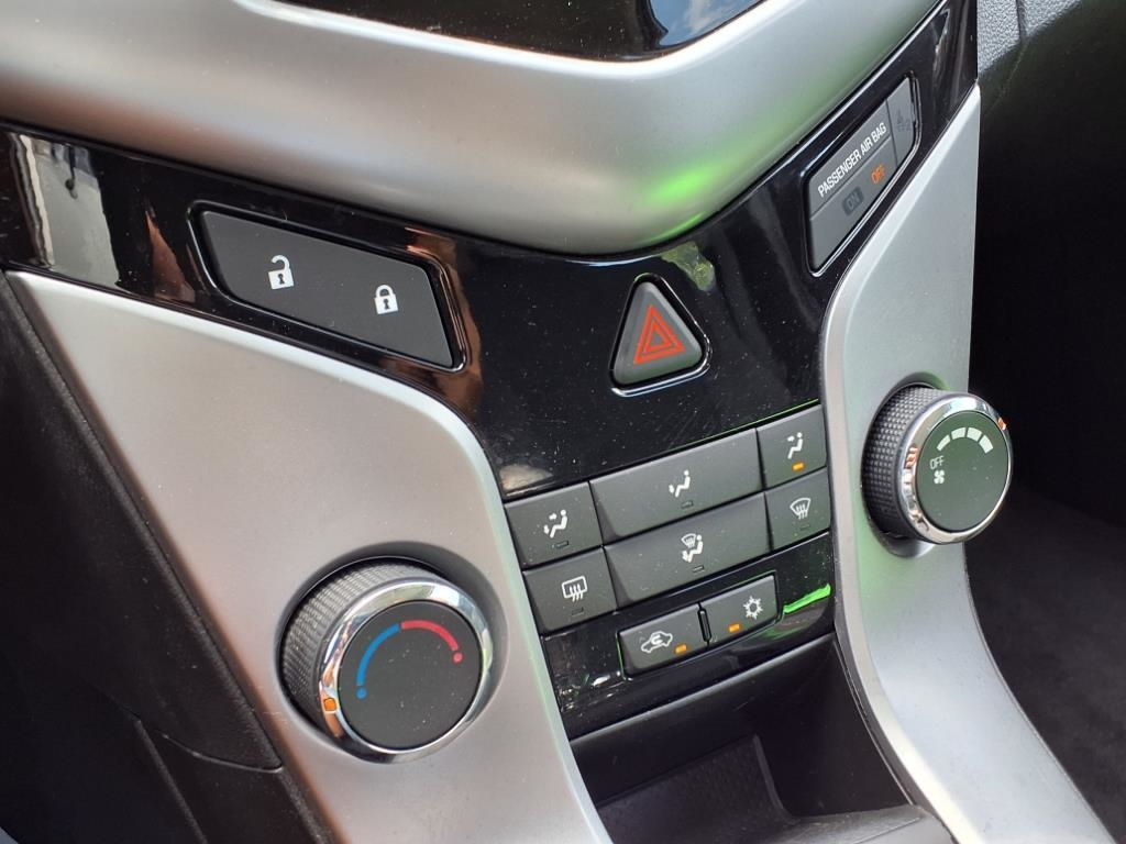 Chevrolet Cruze 4dr Sdn LT w/1LT 2012