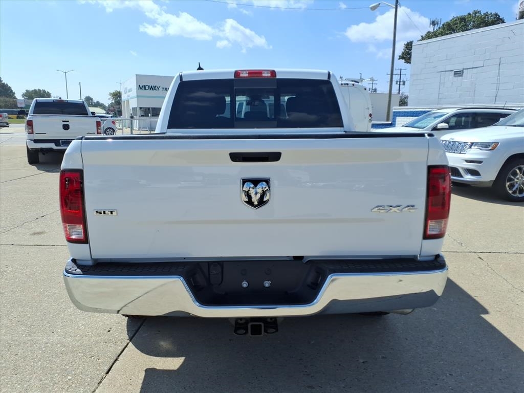 RAM 1500 Classic SLT 4x4 Crew Cab 5'7" Box 2023 RAM 1500 Classic SLT 4x4 Crew Cab 5'7" Box 2023