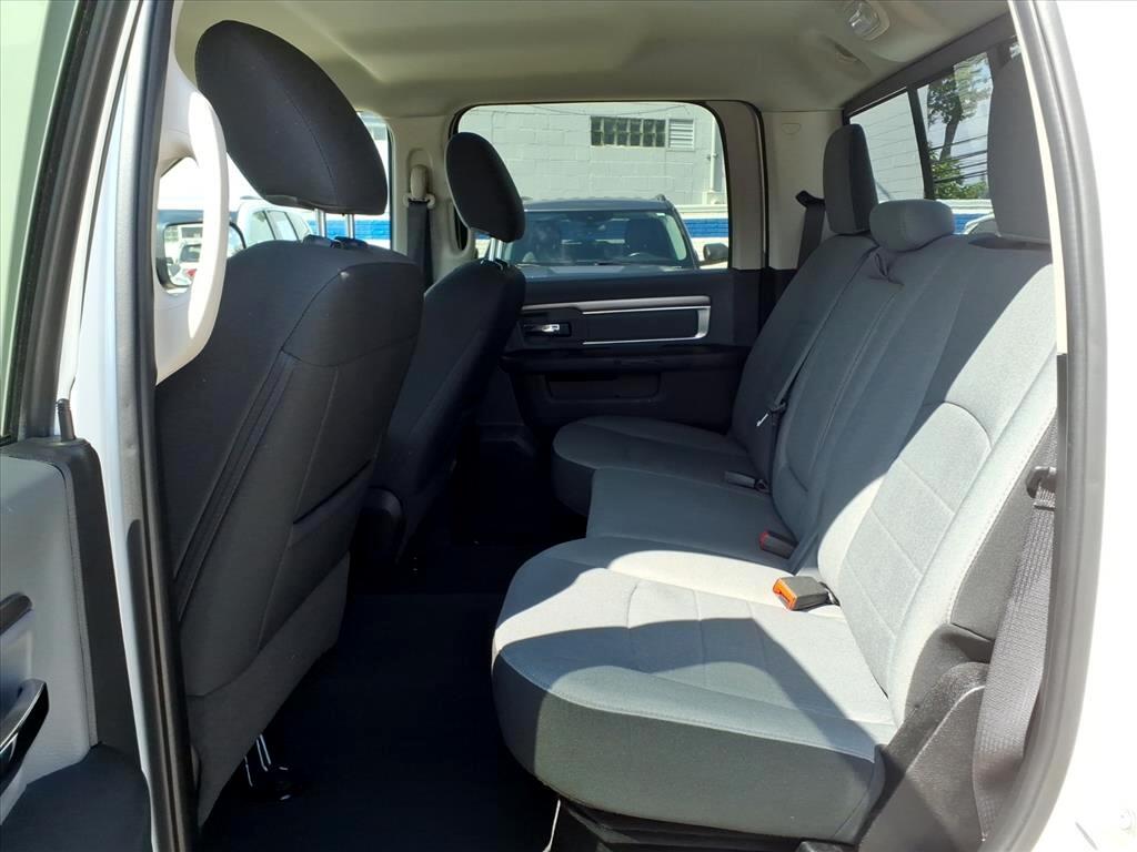 RAM 1500 Classic SLT 4x4 Crew Cab 5'7" Box 2023