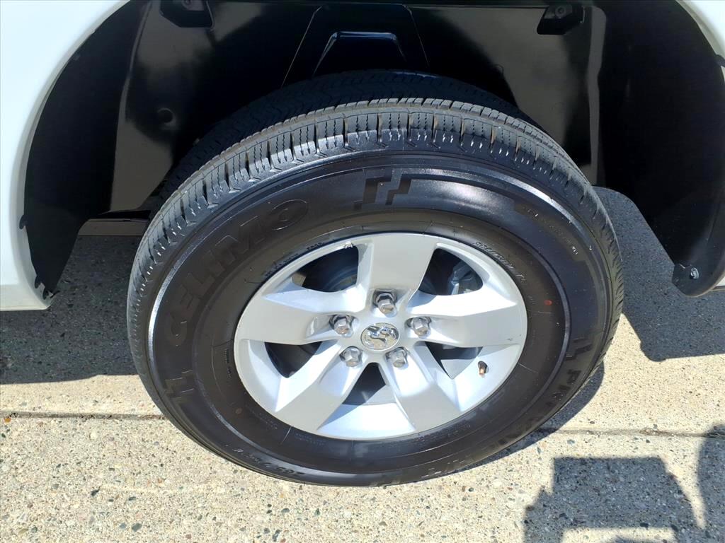 RAM 1500 Classic SLT 4x4 Crew Cab 5'7" Box 2023