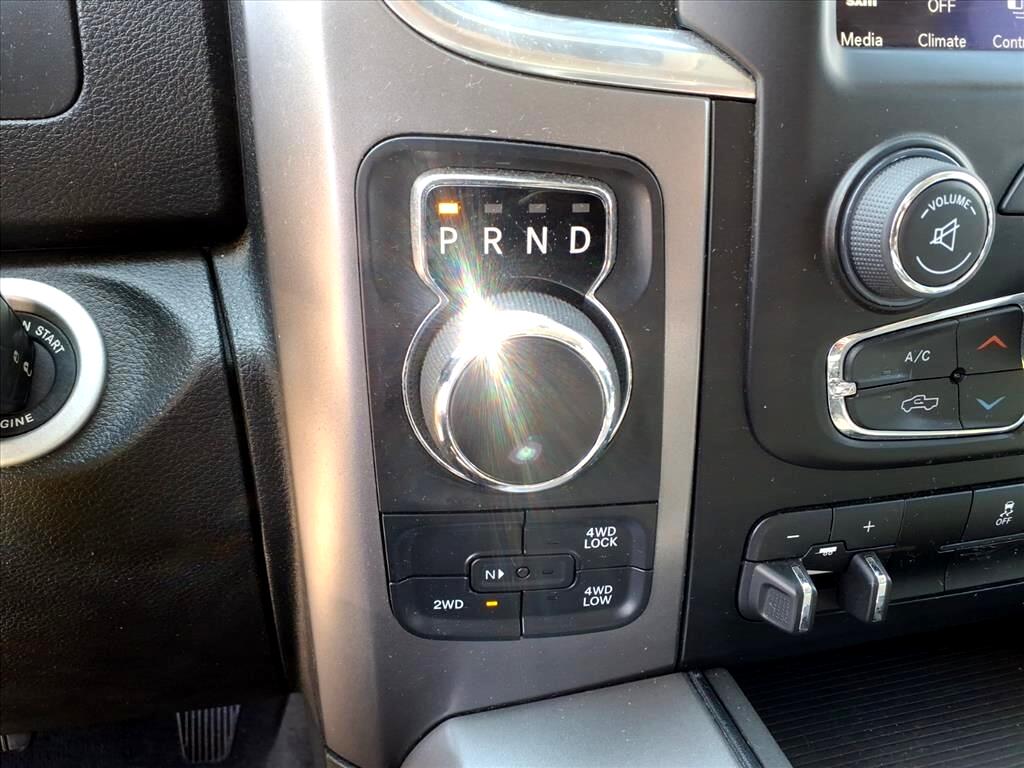 RAM 1500 Classic SLT 4x4 Crew Cab 5'7" Box 2023