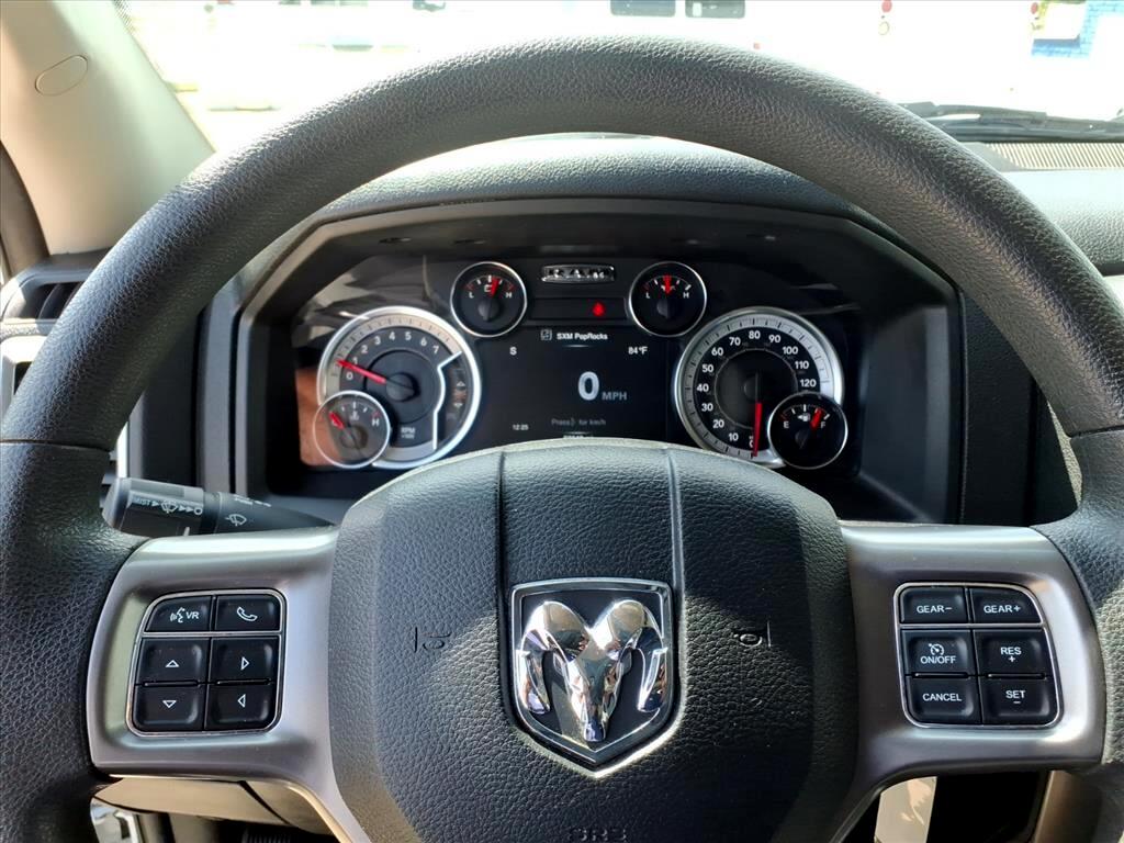 RAM 1500 Classic SLT 4x4 Crew Cab 5'7" Box 2023