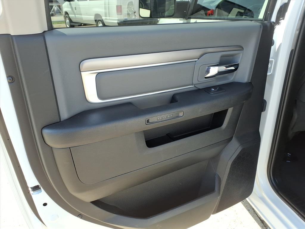 RAM 1500 Classic SLT 4x4 Crew Cab 5'7" Box 2023