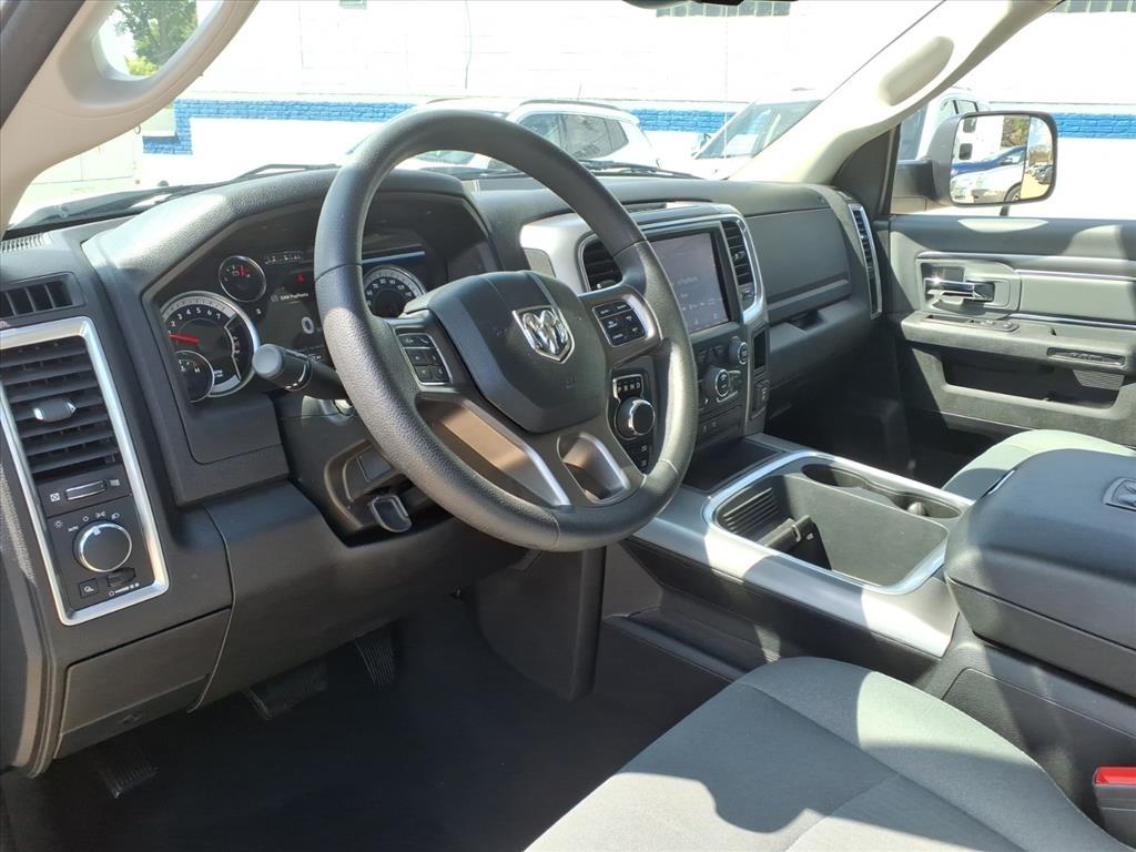 RAM 1500 Classic SLT 4x4 Crew Cab 5'7" Box 2023