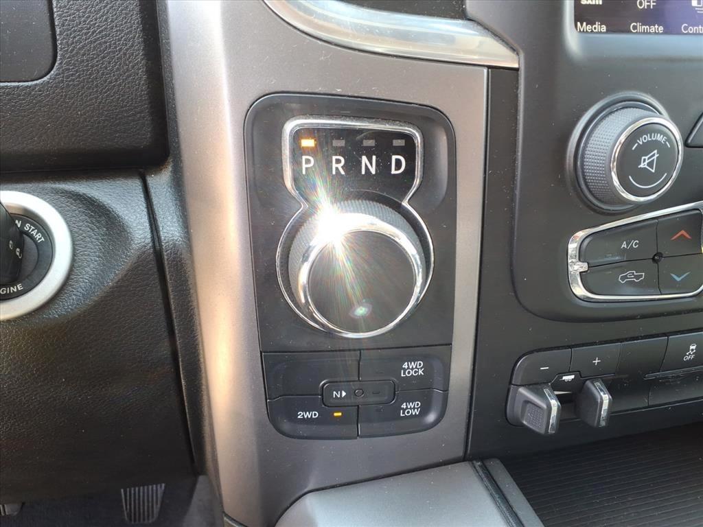 RAM 1500 Classic SLT 4x4 Crew Cab 5'7" Box 2023