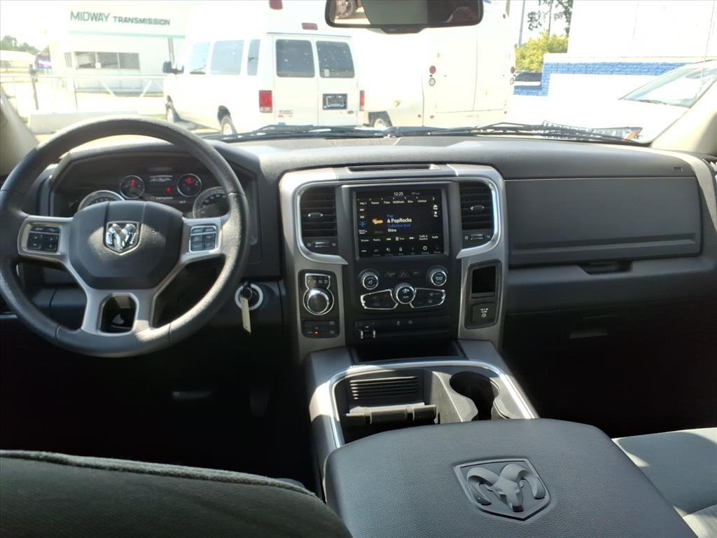 RAM 1500 Classic SLT 4x4 Crew Cab 5'7" Box 2023