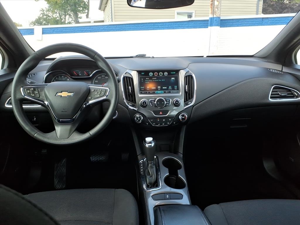 Chevrolet Cruze 4dr HB 1.4L LT w/1SD 2017 Chevrolet Cruze 4dr HB 1.4L LT w/1SD 2017