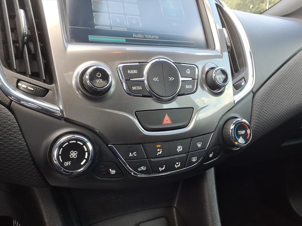 Chevrolet Cruze 4dr HB 1.4L LT w/1SD 2017 Chevrolet Cruze 4dr HB 1.4L LT w/1SD 2017