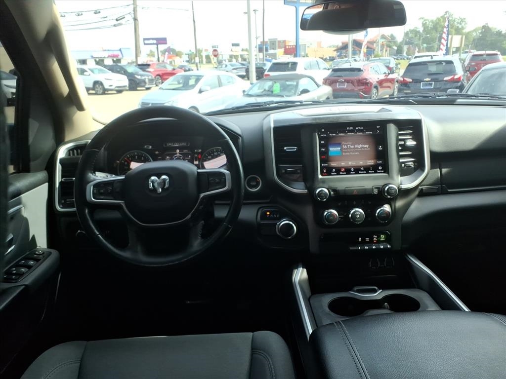 RAM 1500 Big Horn 4x2 Quad Cab 6'4" Box 2020