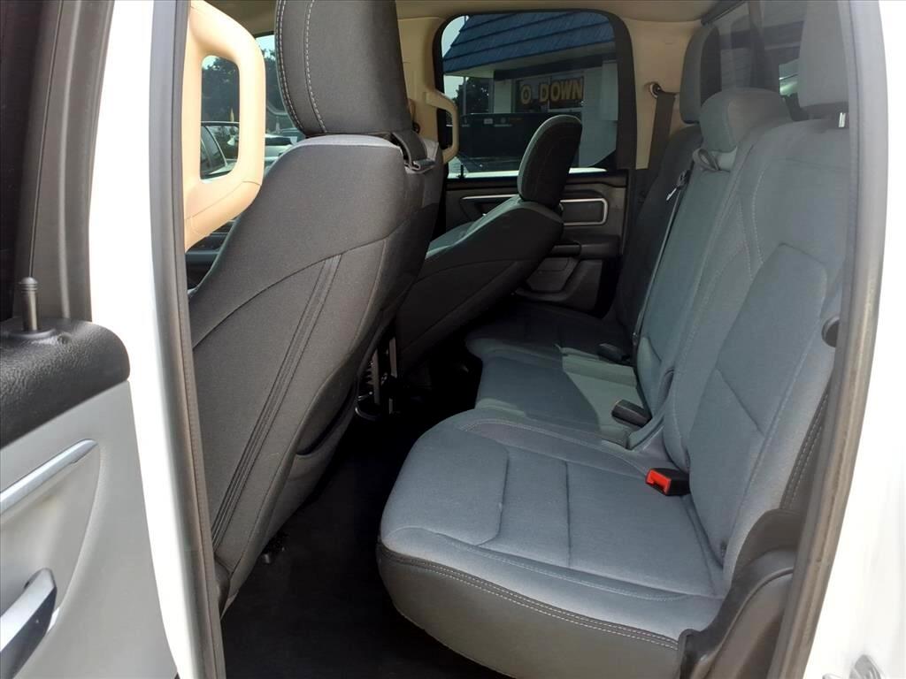 RAM 1500 Big Horn 4x2 Quad Cab 6'4" Box 2020