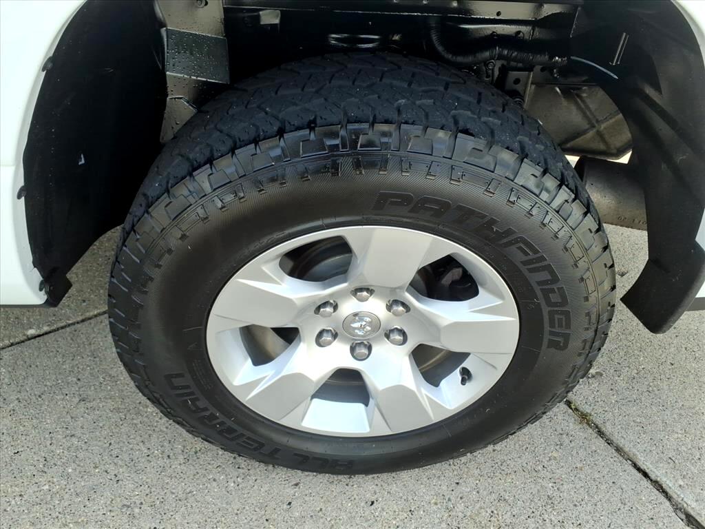 RAM 1500 Big Horn 4x2 Quad Cab 6'4" Box 2020