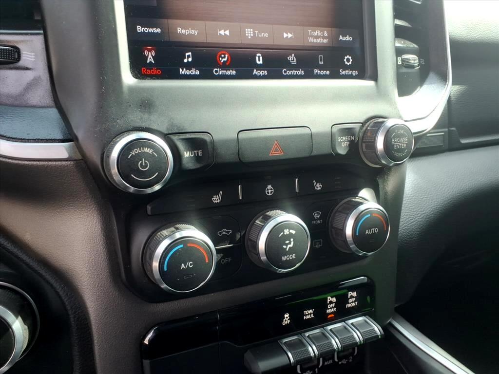 RAM 1500 Big Horn 4x2 Quad Cab 6'4" Box 2020