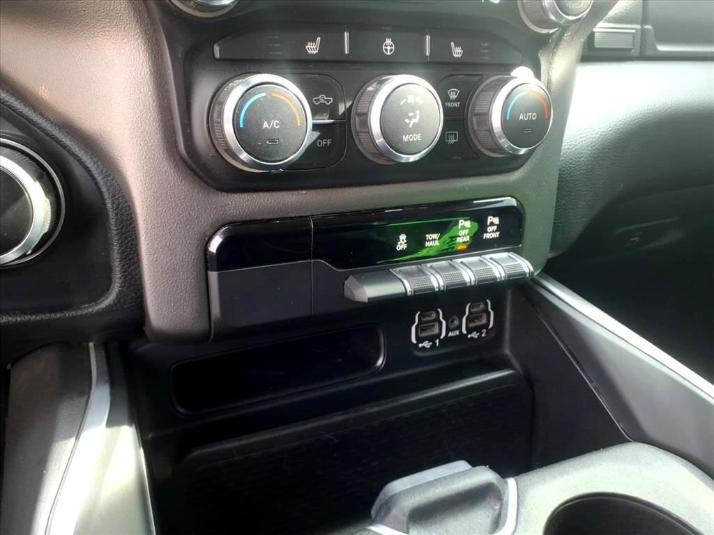 RAM 1500 Big Horn 4x2 Quad Cab 6'4" Box 2020