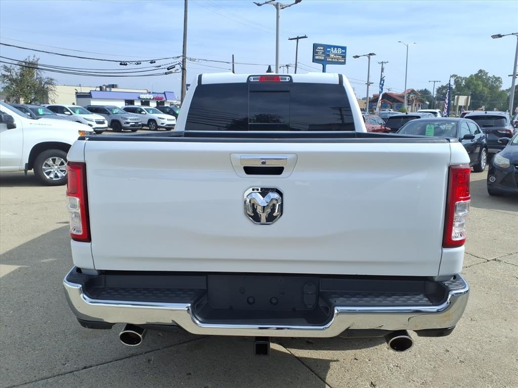 RAM 1500 Big Horn 4x2 Quad Cab 6'4" Box 2020