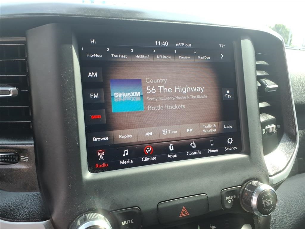 RAM 1500 Big Horn 4x2 Quad Cab 6'4" Box 2020