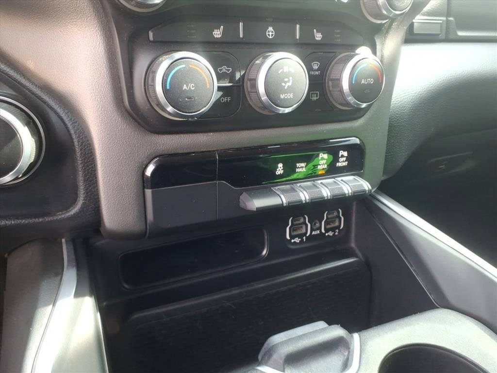 RAM 1500 Big Horn 4x2 Quad Cab 6'4" Box 2020