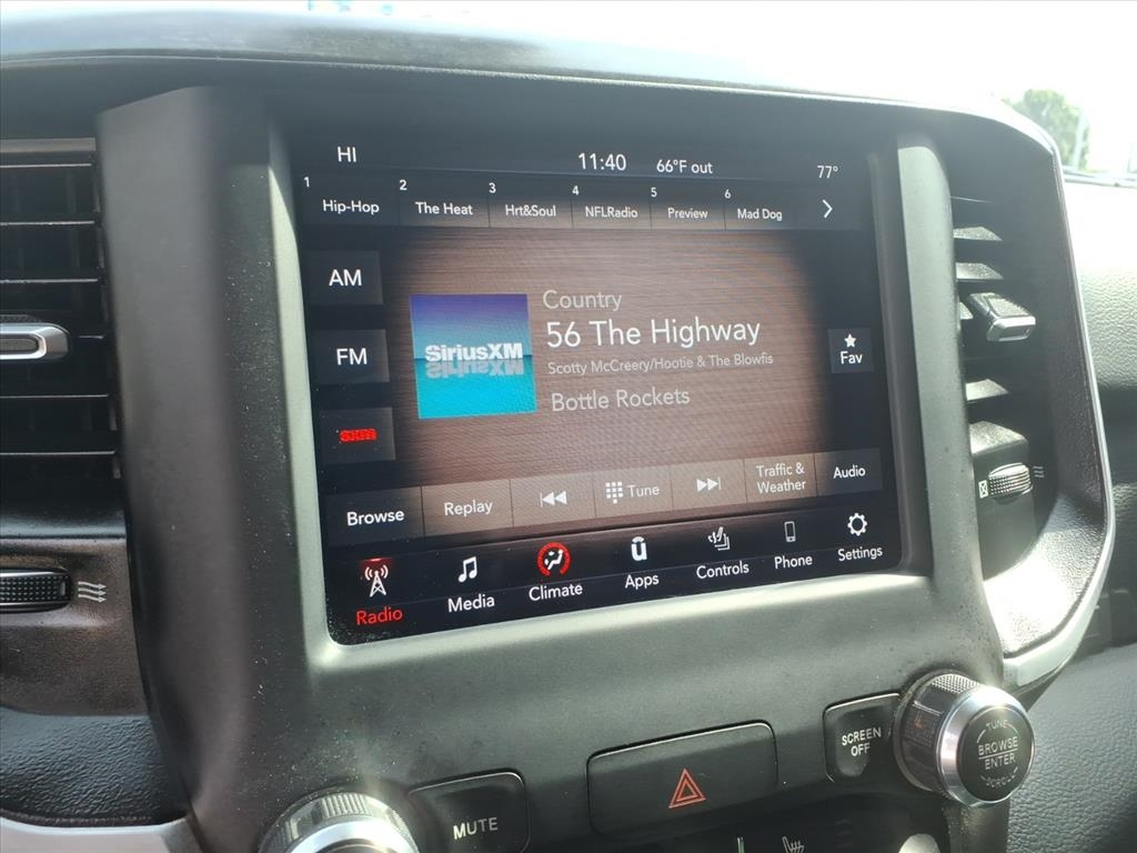 RAM 1500 Big Horn 4x2 Quad Cab 6'4" Box 2020