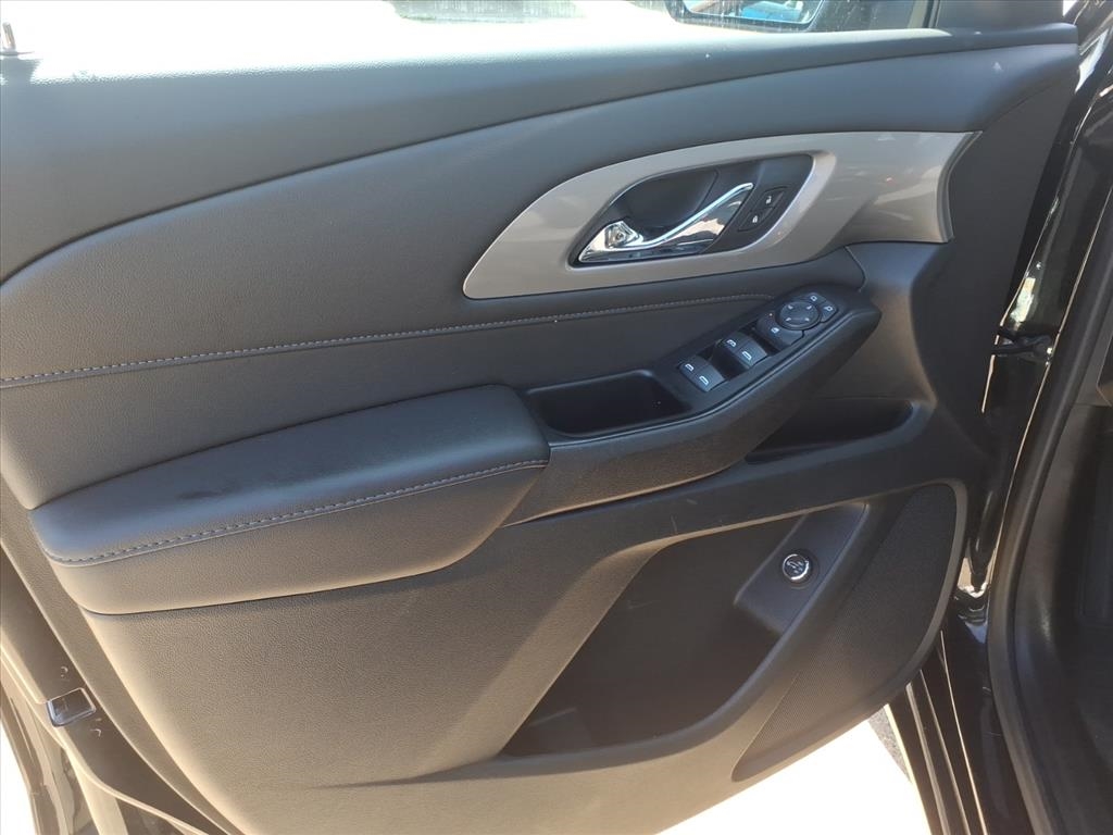 Chevrolet Traverse FWD 4dr LT Cloth w/1LT 2022 Chevrolet Traverse FWD 4dr LT Cloth w/1LT 2022