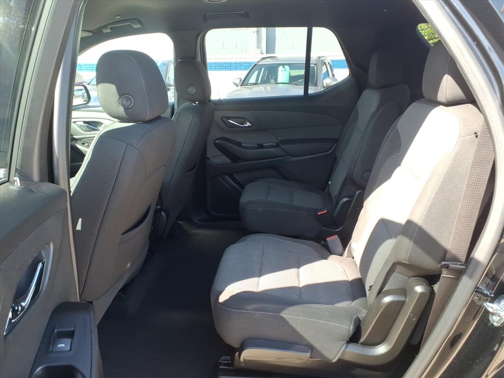Chevrolet Traverse FWD 4dr LT Cloth w/1LT 2022 Chevrolet Traverse FWD 4dr LT Cloth w/1LT 2022