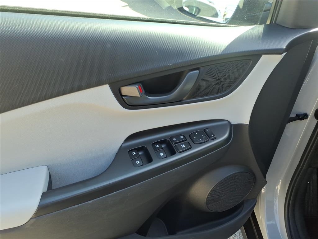 Hyundai Kona SEL Auto FWD 2023 Hyundai Kona SEL Auto FWD 2023