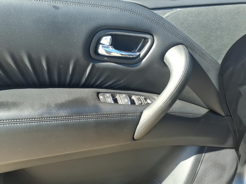 Nissan Armada 4x2 SV 2022 Nissan Armada 4x2 SV 2022