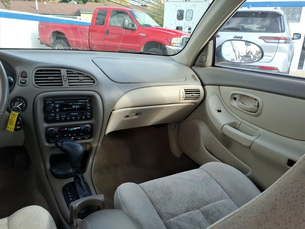 Oldsmobile Intrigue 4dr Sdn GL 2000 Oldsmobile Intrigue 4dr Sdn GL 2000