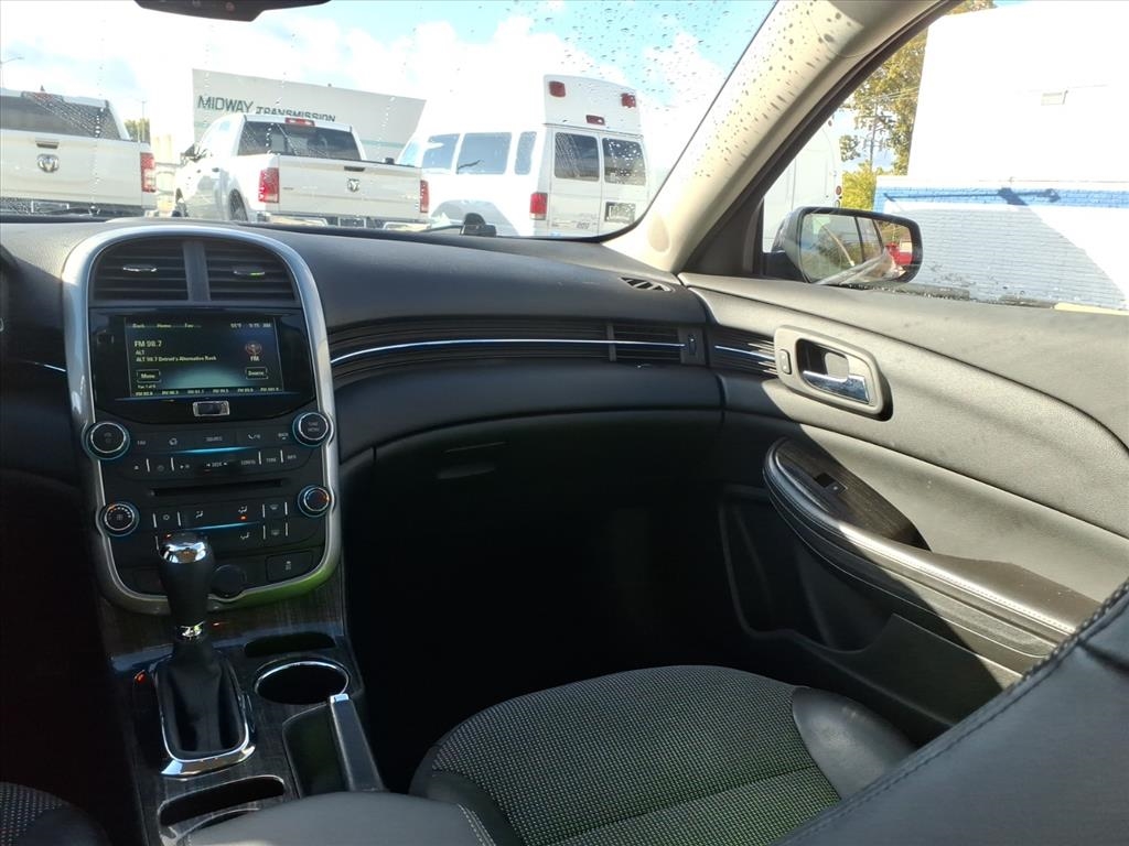 Chevrolet Malibu 4dr Sdn LT w/1LT 2015 Chevrolet Malibu 4dr Sdn LT w/1LT 2015