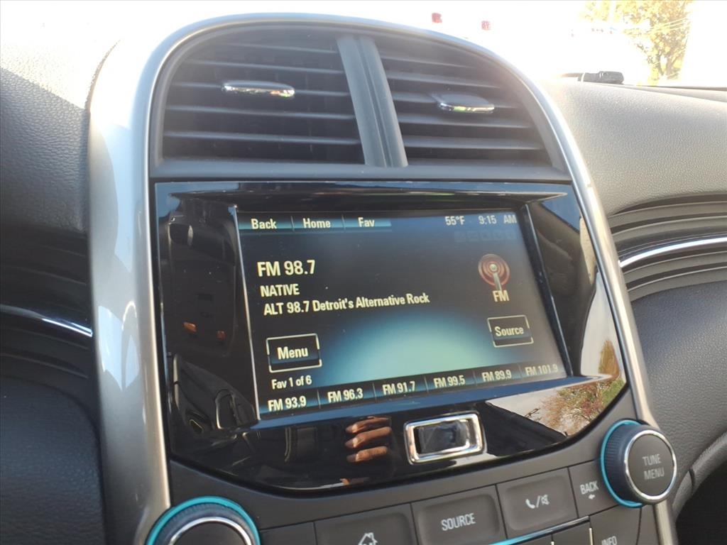 Chevrolet Malibu 4dr Sdn LT w/1LT 2015 Chevrolet Malibu 4dr Sdn LT w/1LT 2015