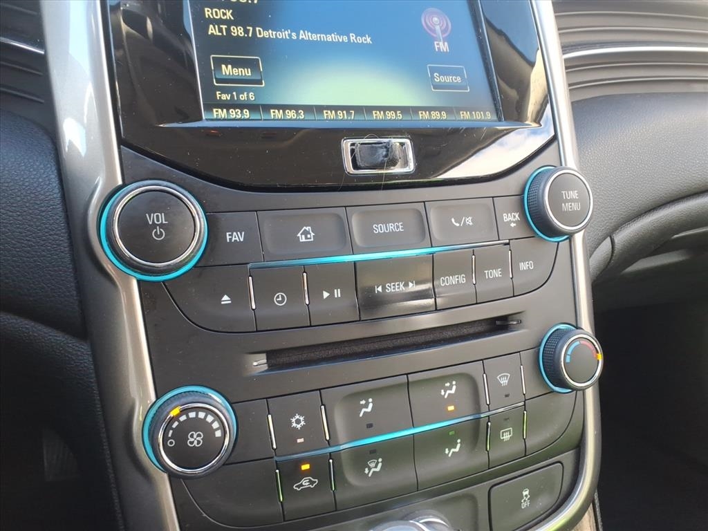 Chevrolet Malibu 4dr Sdn LT w/1LT 2015 Chevrolet Malibu 4dr Sdn LT w/1LT 2015