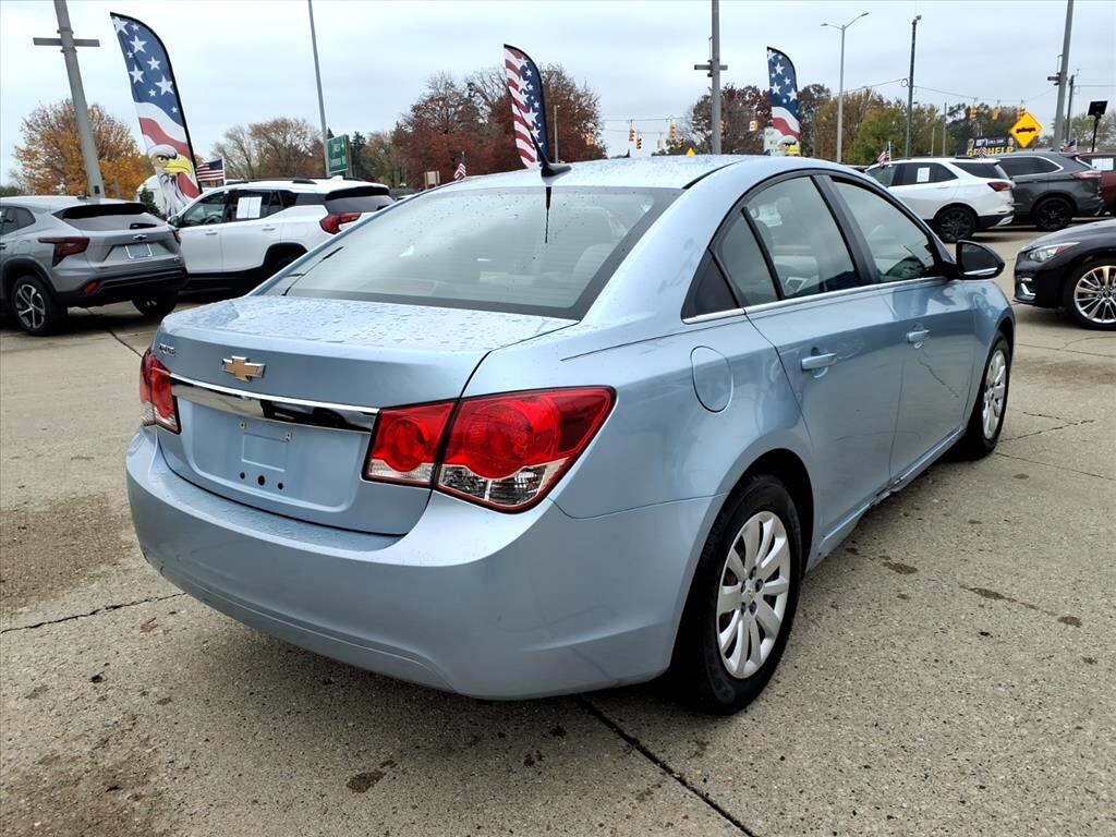 Chevrolet Cruze 4dr Sdn LS 2011