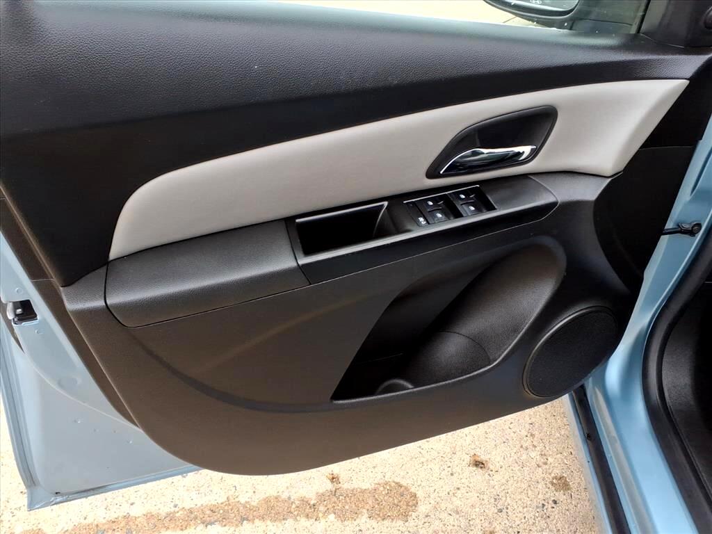 Chevrolet Cruze 4dr Sdn LS 2011