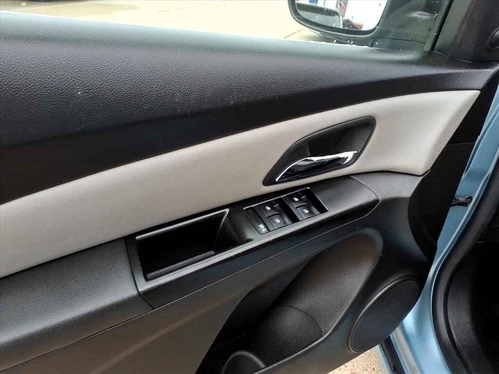 Chevrolet Cruze 4dr Sdn LS 2011