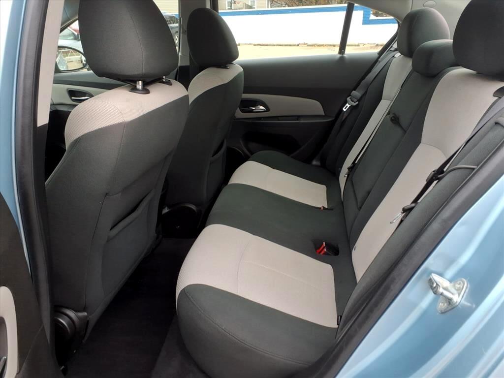 Chevrolet Cruze 4dr Sdn LS 2011