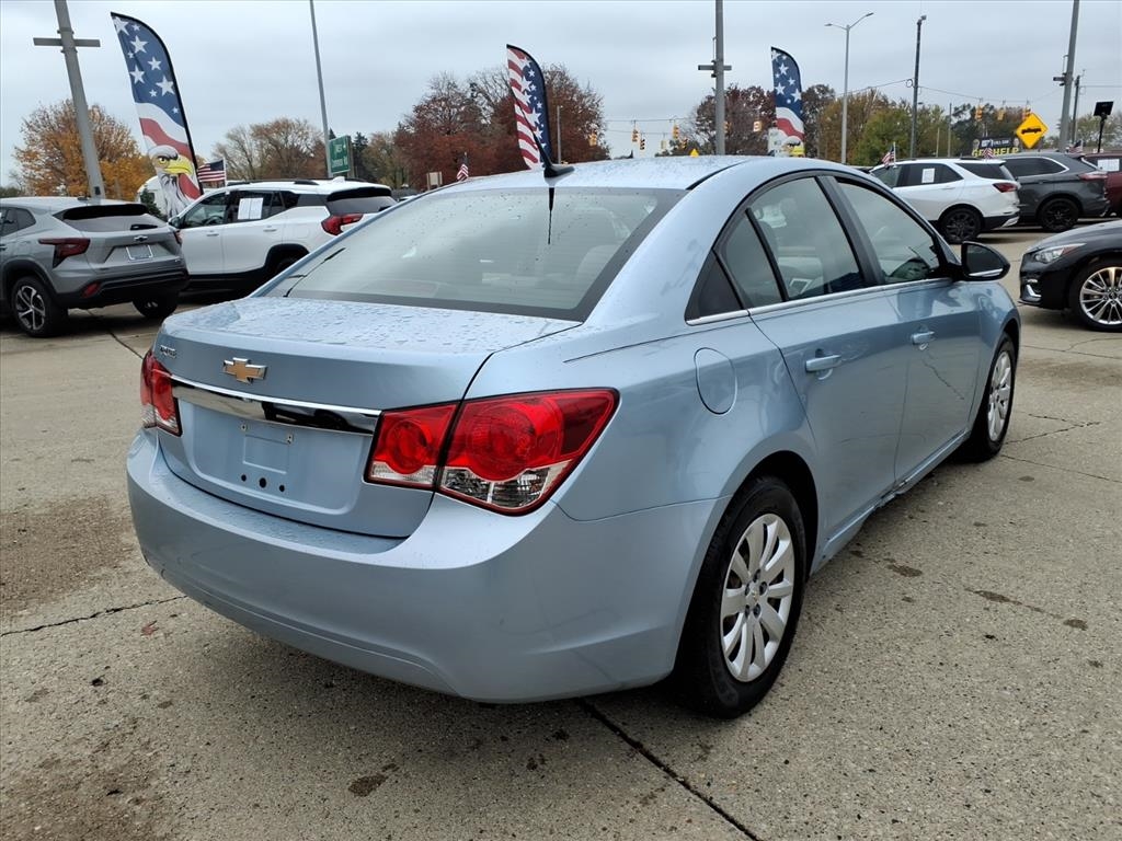 Chevrolet Cruze 4dr Sdn LS 2011
