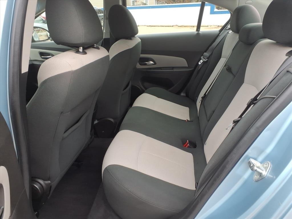 Chevrolet Cruze 4dr Sdn LS 2011