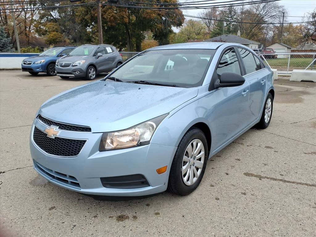 Chevrolet Cruze 4dr Sdn LS 2011