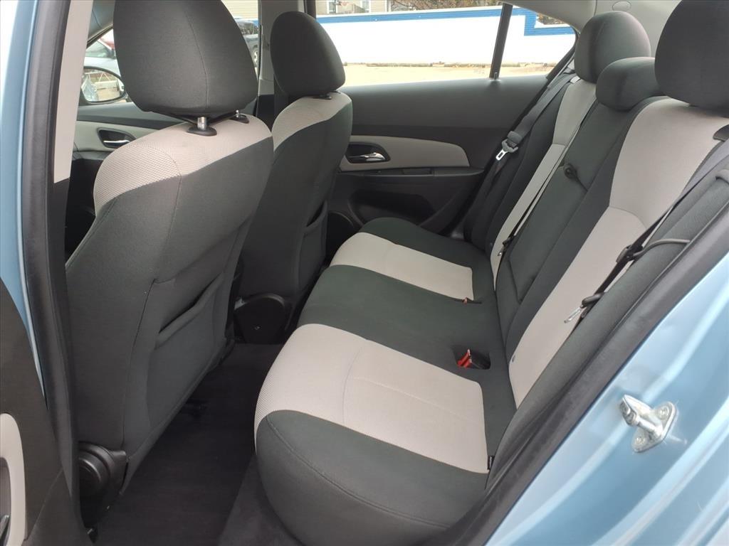 Chevrolet Cruze 4dr Sdn LS 2011