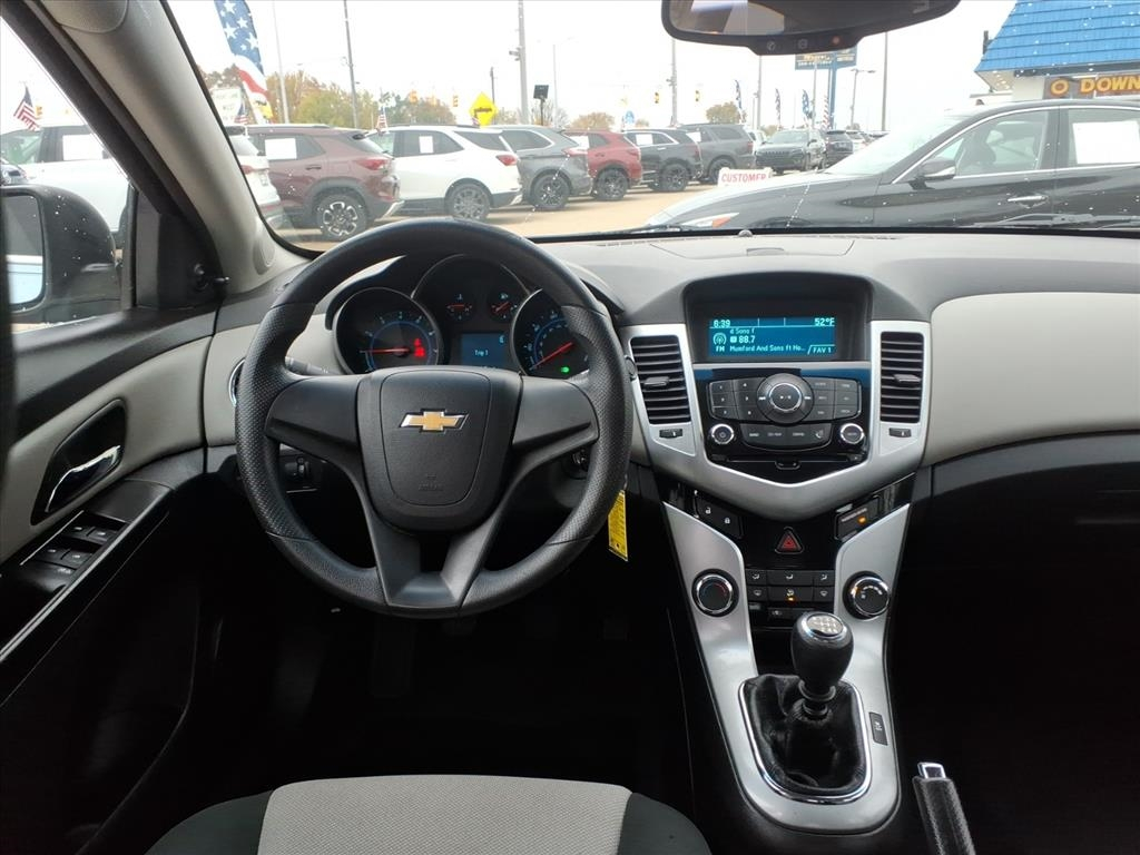 Chevrolet Cruze 4dr Sdn LS 2011