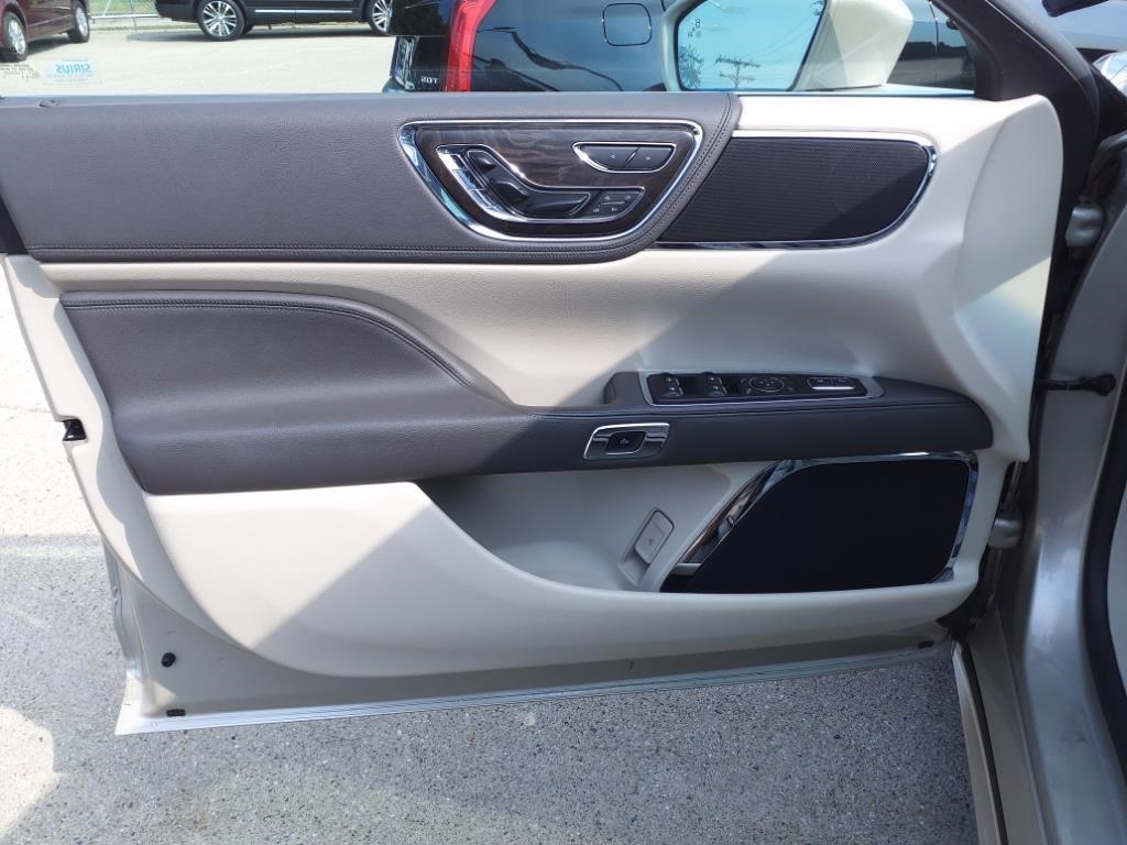 Lincoln Continental Reserve AWD 2017