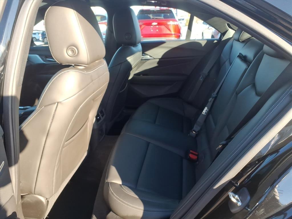 Cadillac CT4 4dr Sdn Luxury 2023