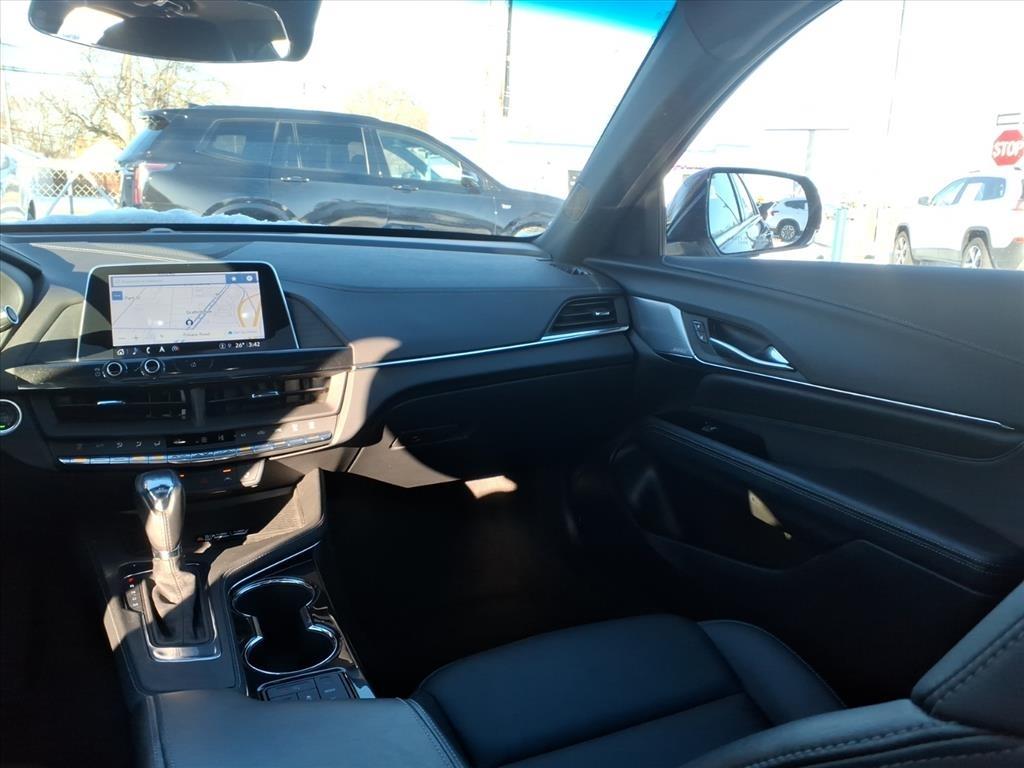 Cadillac CT4 4dr Sdn Luxury 2023