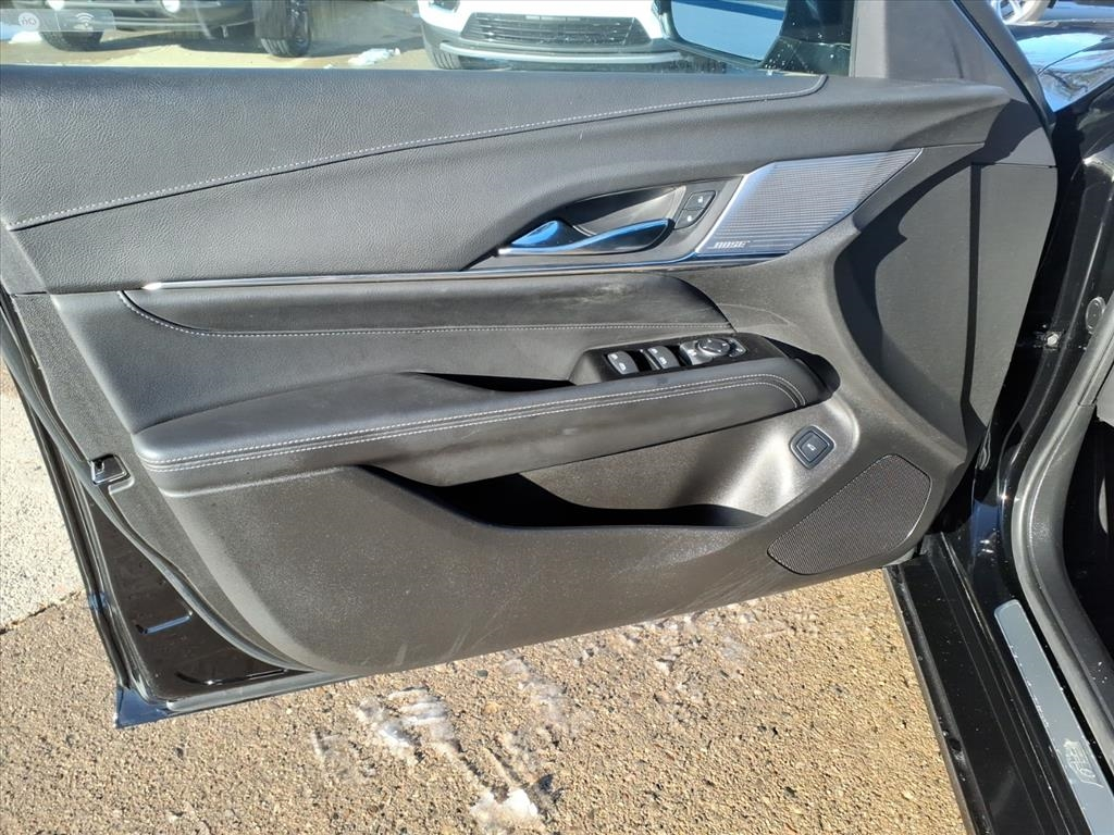 Cadillac CT4 4dr Sdn Luxury 2023