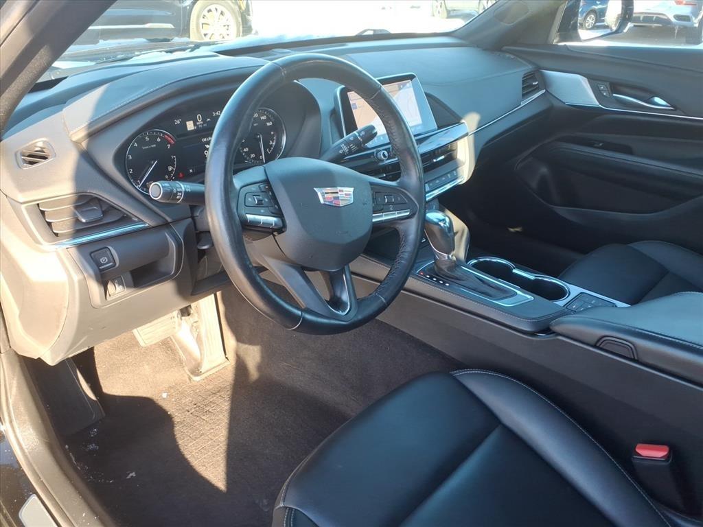 Cadillac CT4 4dr Sdn Luxury 2023