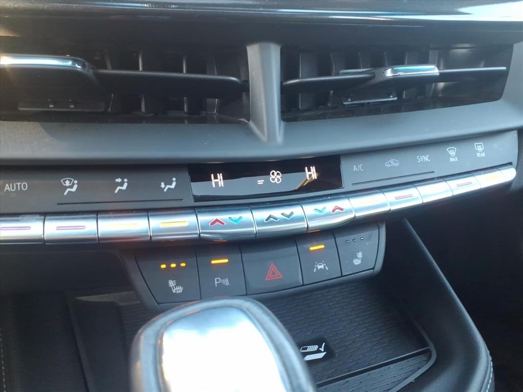 Cadillac CT4 4dr Sdn Luxury 2023