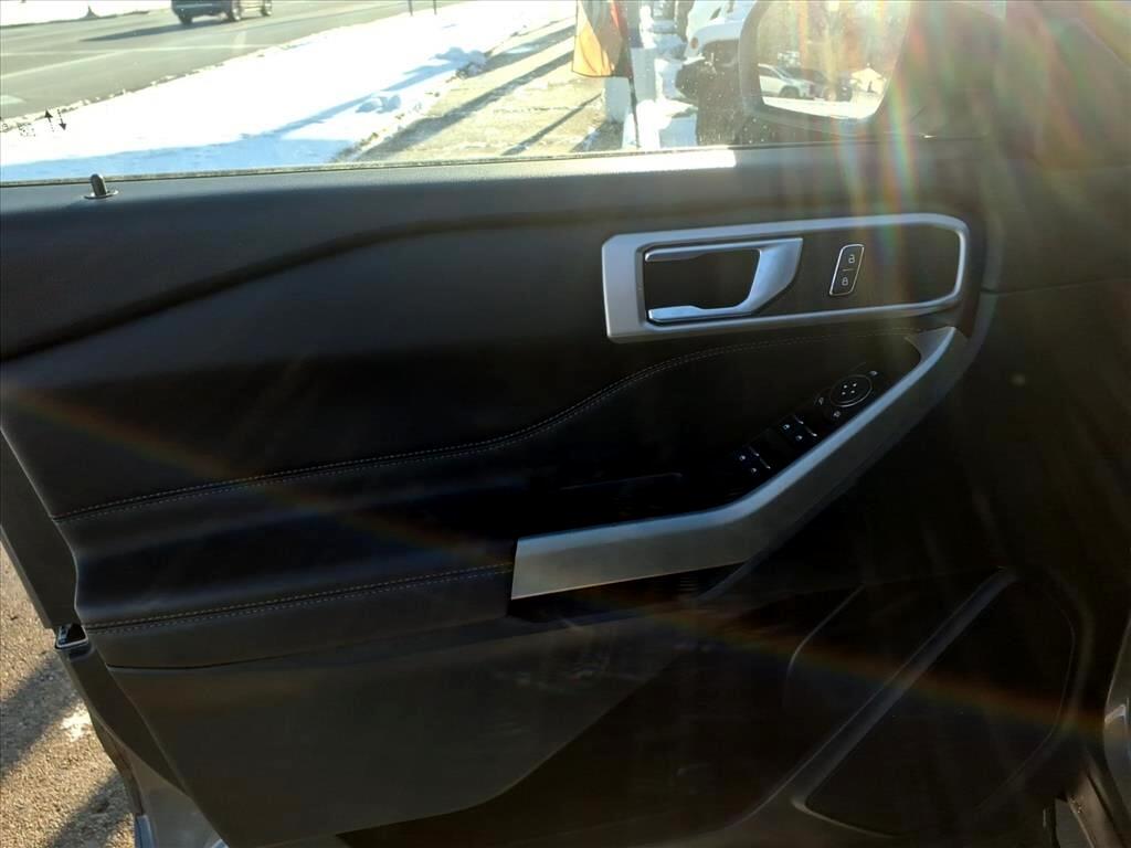 Ford Explorer XLT 4WD 2023