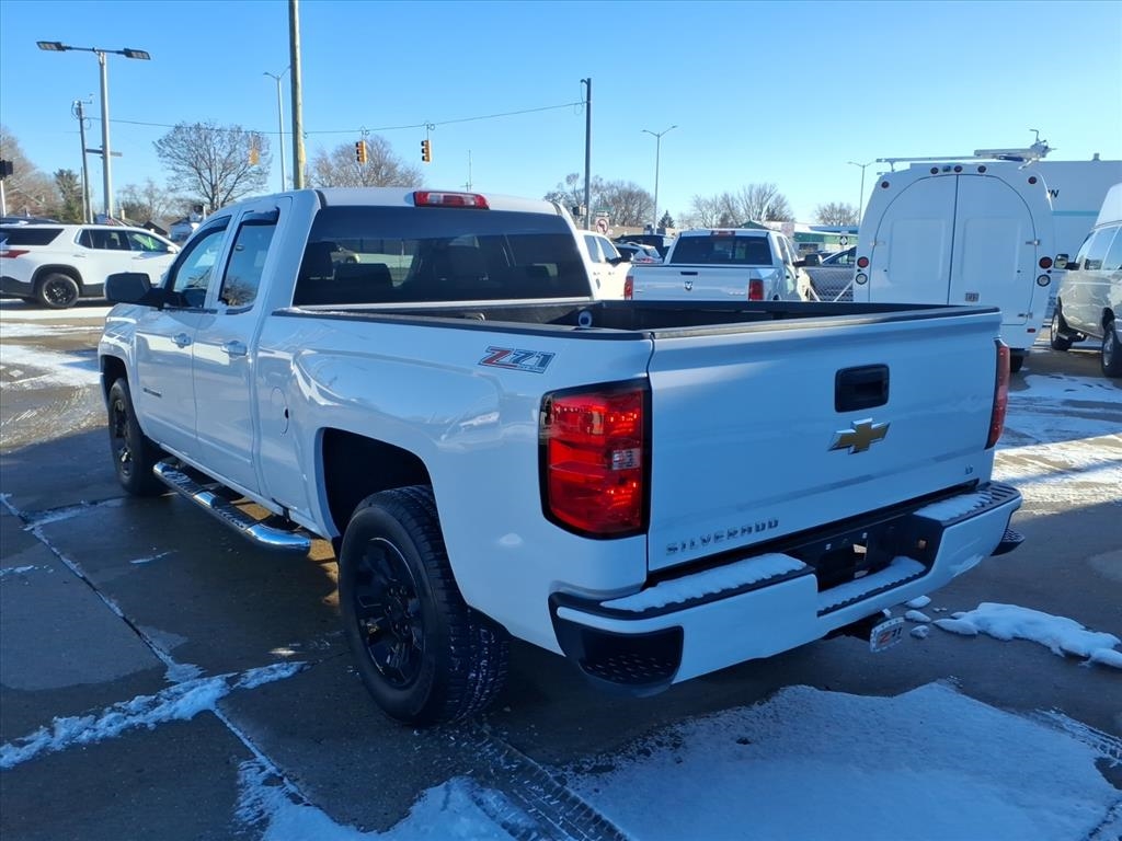 Chevrolet Silverado 1500 4WD Double Cab 143.5" LT w/2LT 2017