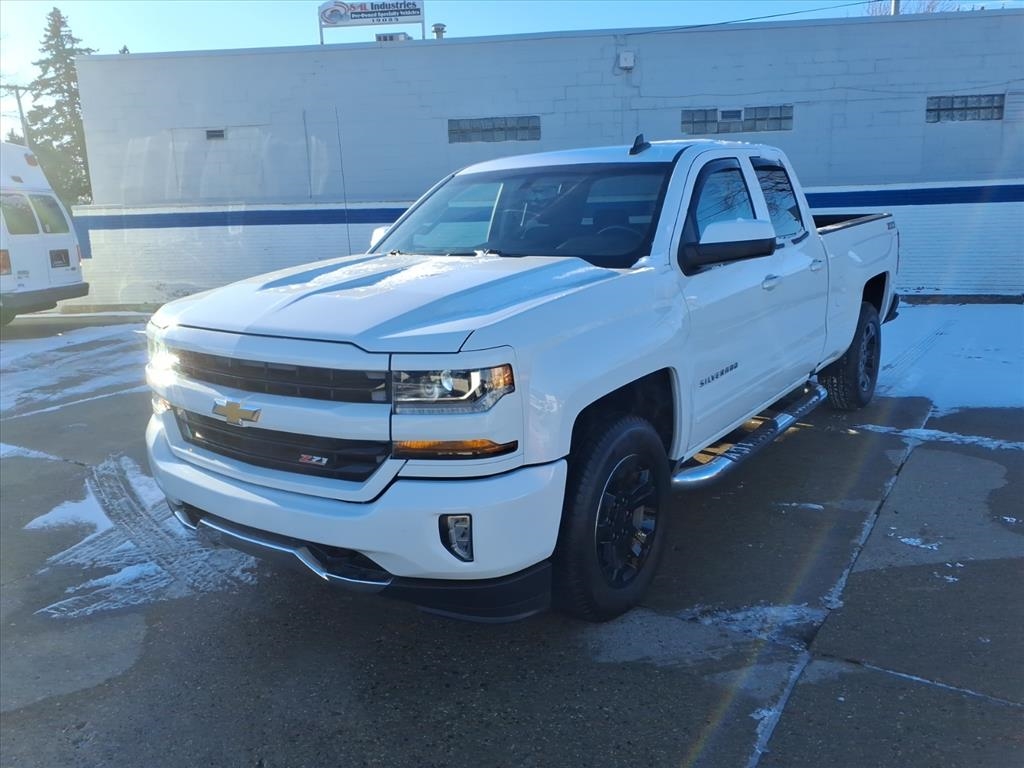 Chevrolet Silverado 1500 4WD Double Cab 143.5" LT w/2LT 2017