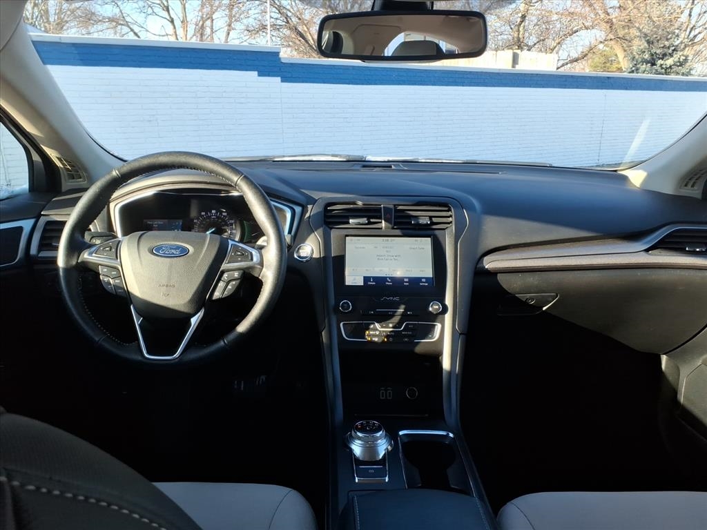 Ford Fusion SE FWD 2020