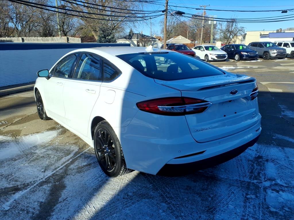 Ford Fusion SE FWD 2020