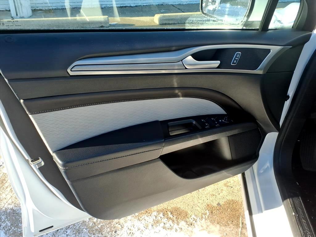 Ford Fusion SE FWD 2020